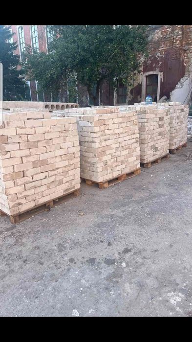 продам кирпич  б/ белый