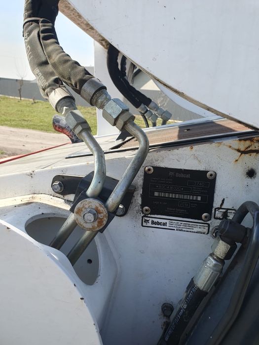 Bobcat t 740 мінінавантажувач