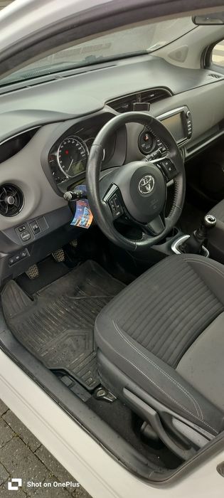 Carro  toyota  yaris