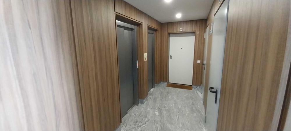Apartamento T3 mobilado à venda na Rua Doutor António Luz, Serra de Carnaxide, Venteira, Amadora