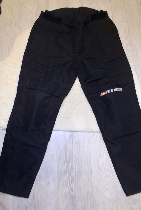 Viralowe ochronne spodnie na motor nowe