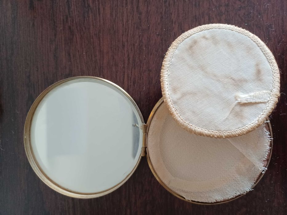 Caixas de Pó de Arroz Compacto antigas