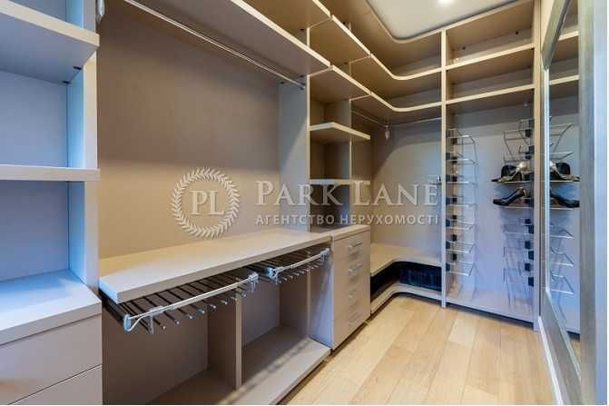 Березівка. КМ Козирна Карта. Будинок з дуже гарним ремонтом.