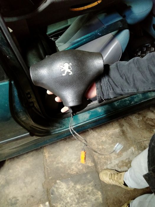 Розбирається Peugeot 206, 1.9