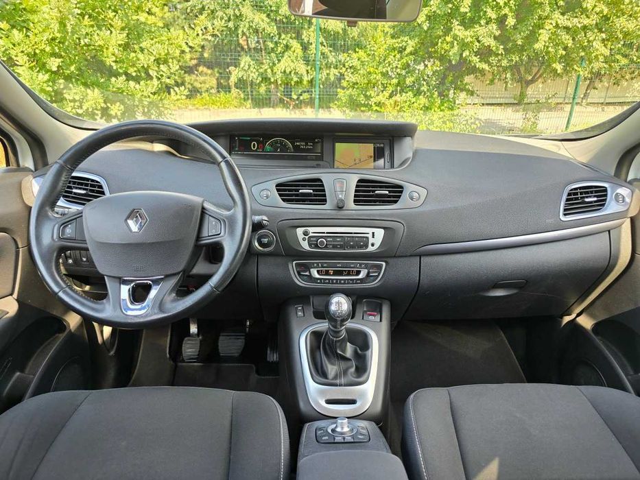Продам  Renault Scenic 2015. Можна в розстрочку, під викуп.