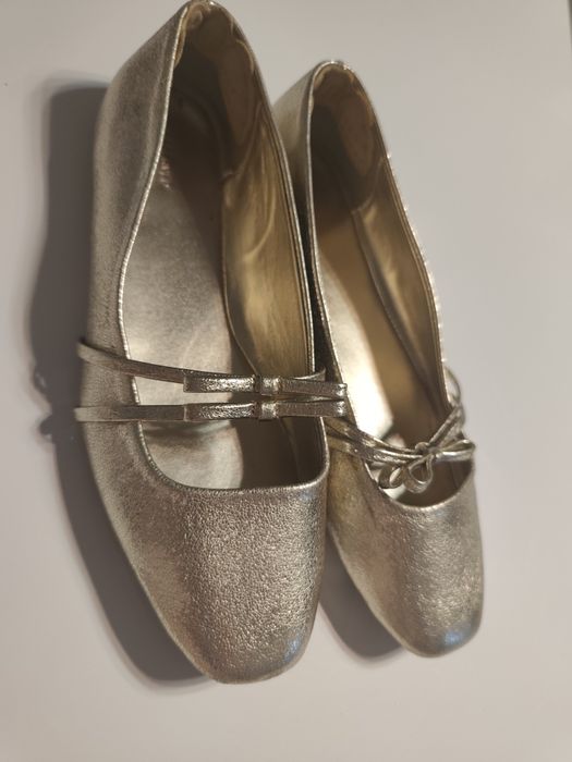 Reserved buty r.38