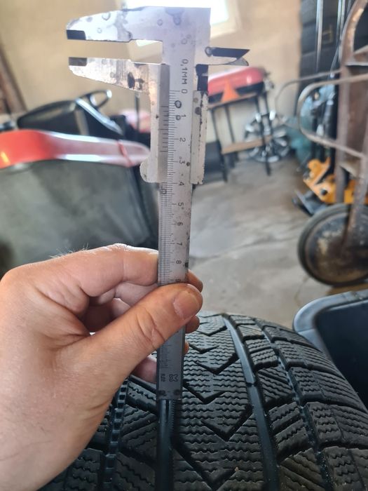 Opony zimowe firemax fm808 235/40r19