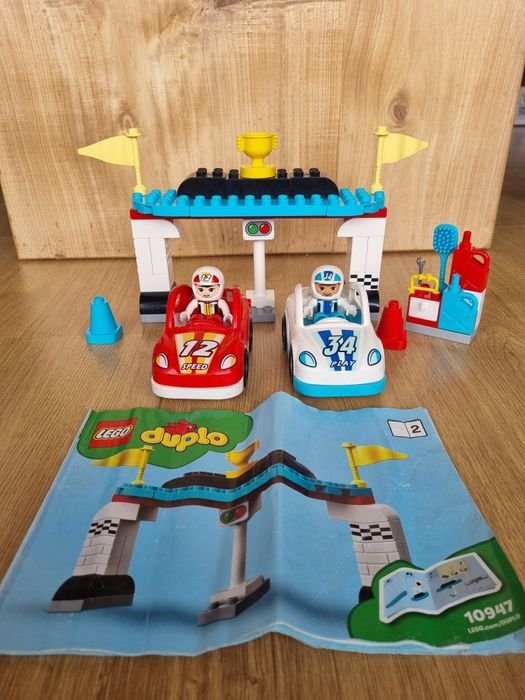 LEGO DUPLO Corrida de Carros