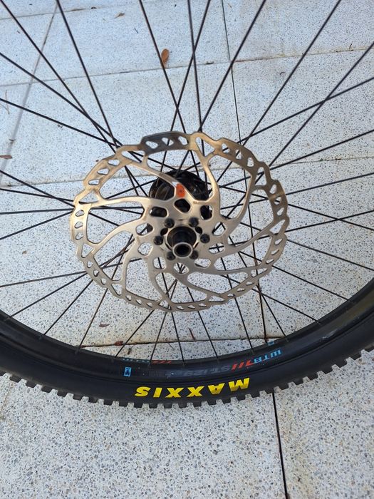 Bicicleta enduro transition
