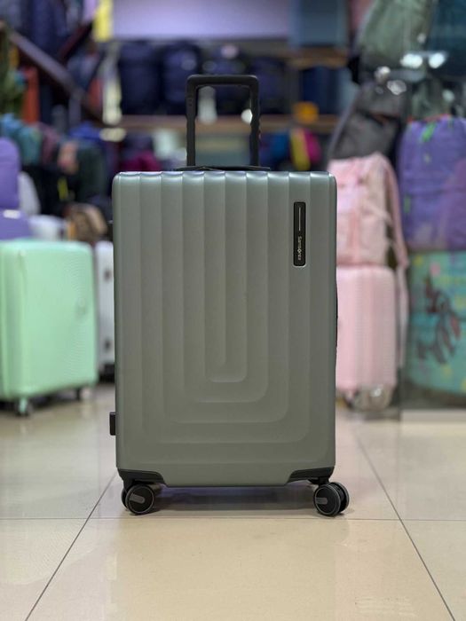 Валіза Samsonite Focus середня на застібках з полікарбонату