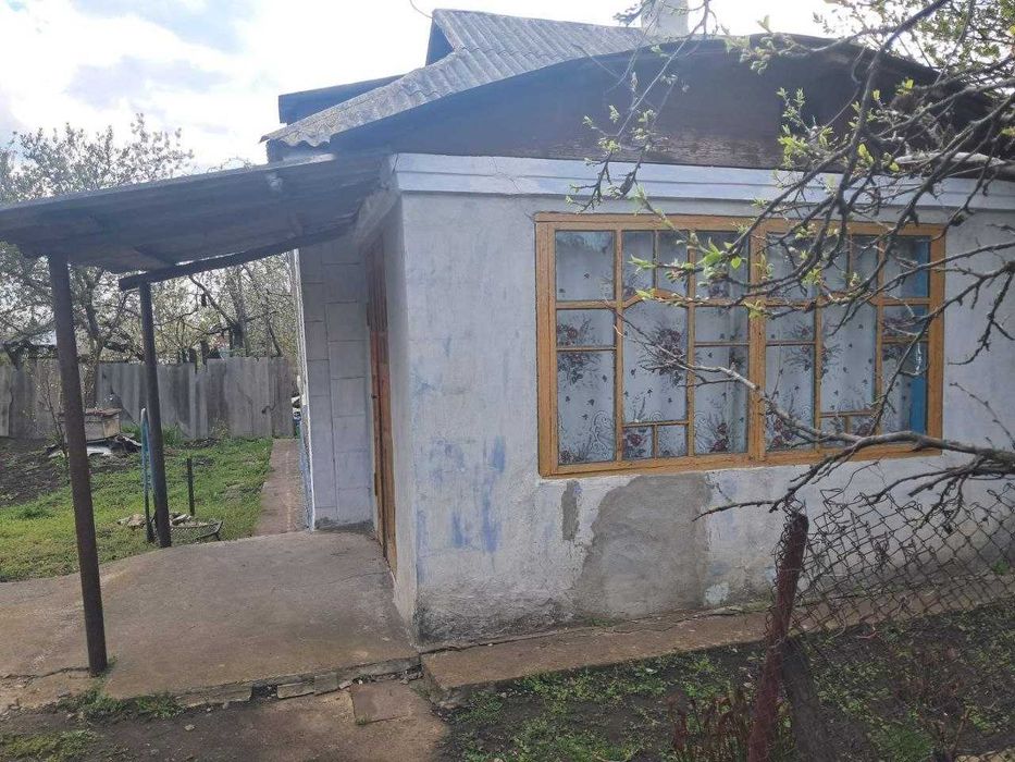 Продам половину будинку  + літня кухня (2 кімнати)