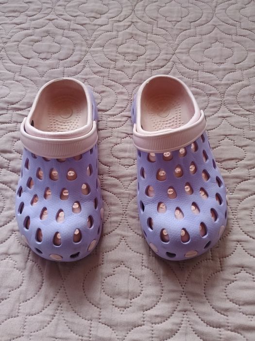 Crocsy dziewczęce.