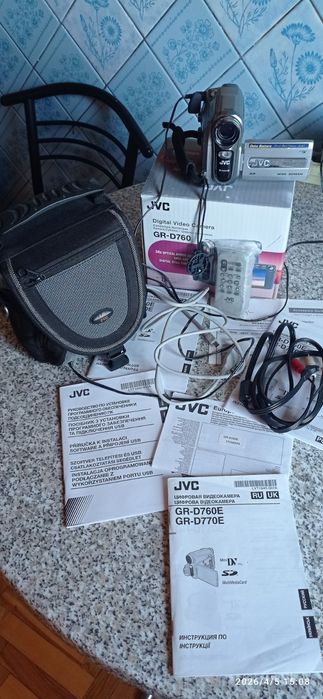 Продам видеокамеру JVC.