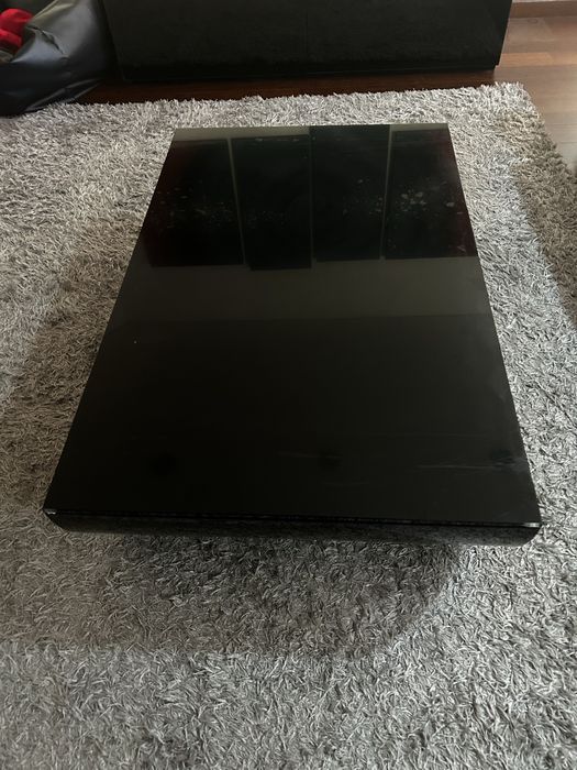 Mesa de sala estar madeira lacada preto e vidro preto