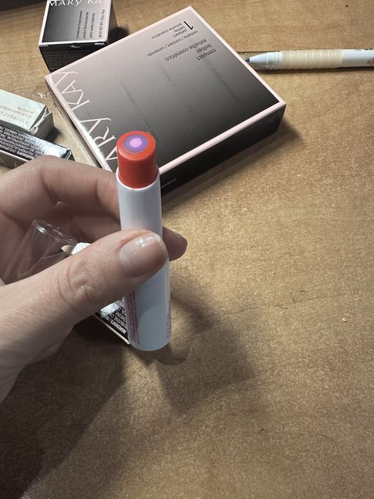 Помада, блиск мері кей