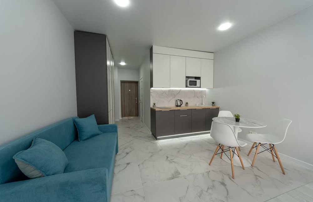 Подобова оренда студії біля метро, Лівий берег, Бажана 17Б. Є укриття.