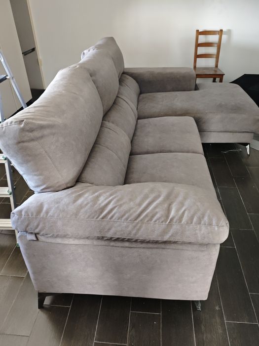 Sofá com  chaise longue
