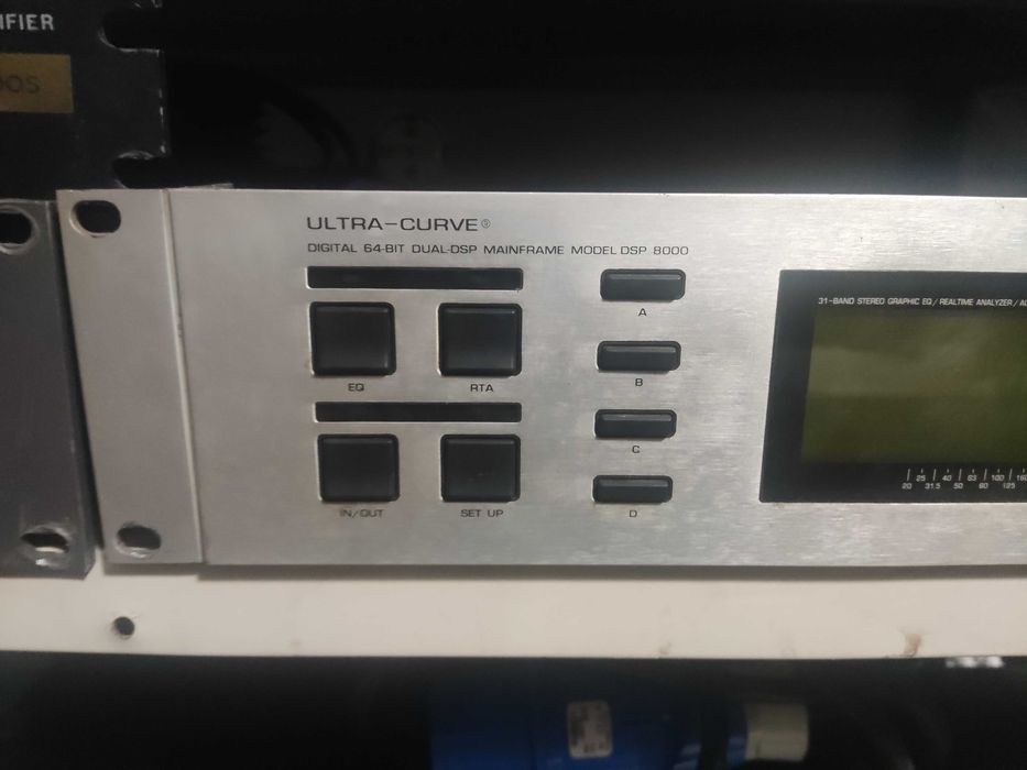 Behringer Ultra Curve  Processador Crossover DSP