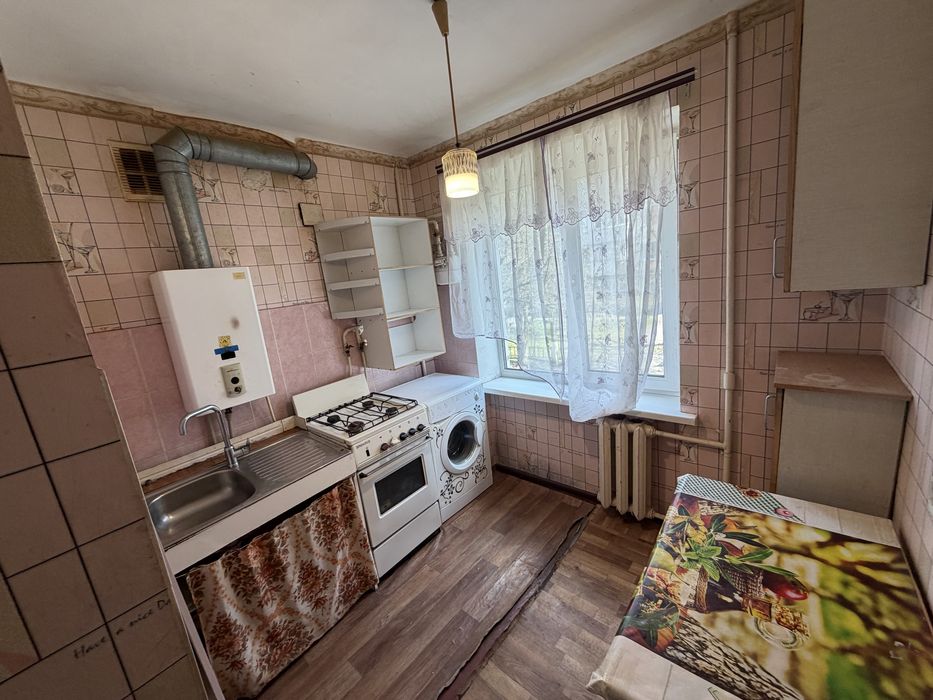 Продам 3 к кв вул. Соц-містечко, 2/5-пов., 59м2, Сертифікат!
