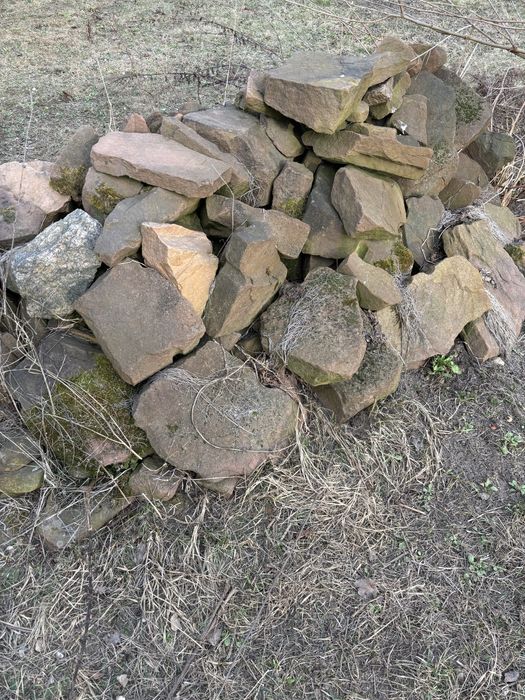 Sprzedam kamienie piaskowca około 2 tony!!!