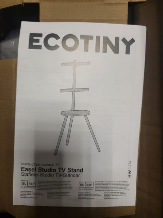 Студійна стійка для телевізора