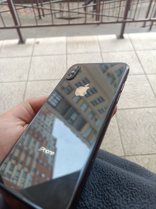 продам айфон XS в идеальном состоянии