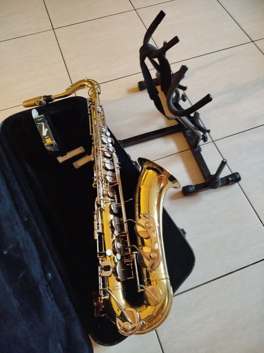 Saksofon tenorowy Armstrong produkcji USA
