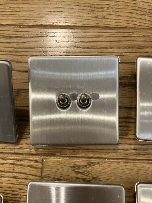 Włączniki świateł 17szt Govena Lightning loft