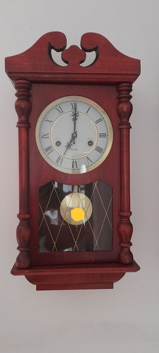 Relógio de parede vintage, produzido entre as décadas de 1970–1980