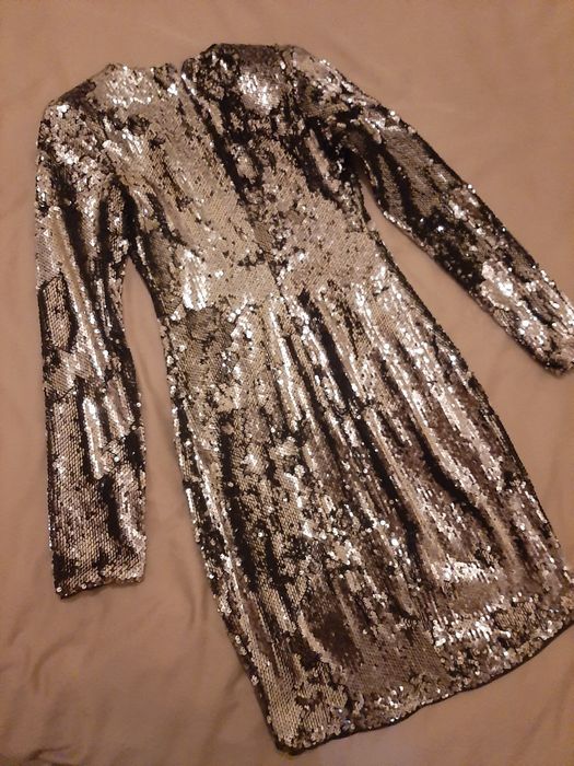 Vestido de lantejoulas prateado