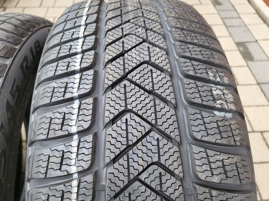 245/45/18 Opony zimowe Pirelli Sottozero 3 nowe 4szt