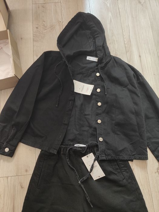 женский джинсовый костюм Zara, p. s/m, кеды черные Zara  р. 38
