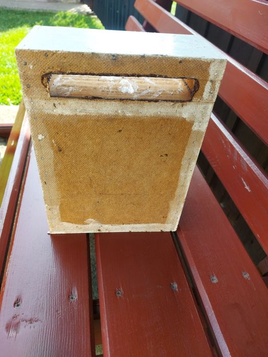 Podkarmiaczka do uli