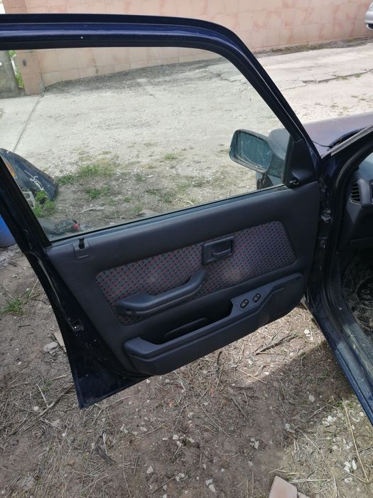 Para peças Peugeot 106 boa mecânica 1.5diesel muitas peças disponíveis