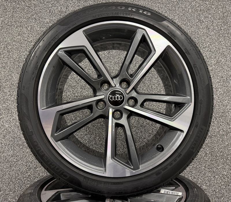 Nowe oryginalne koła letnie alufelgi 18 Audi A4 S4 B8 B9