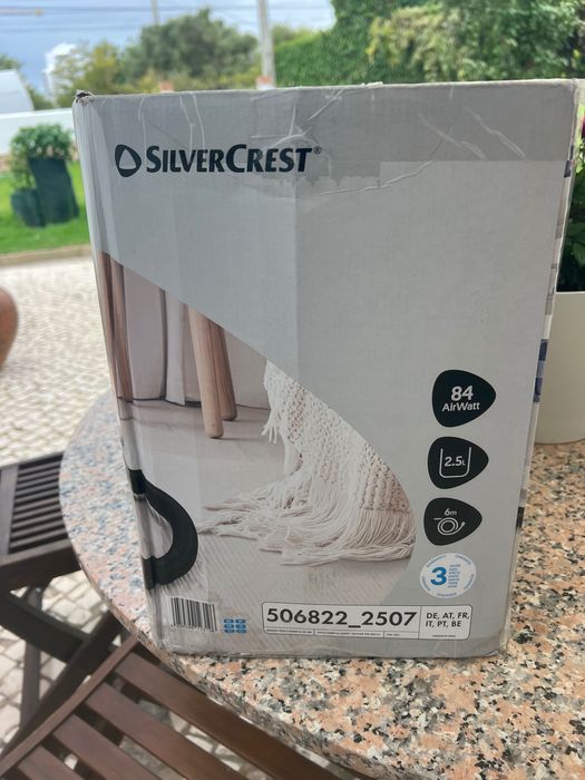 Aspirador limpa carpetes e alcatifas