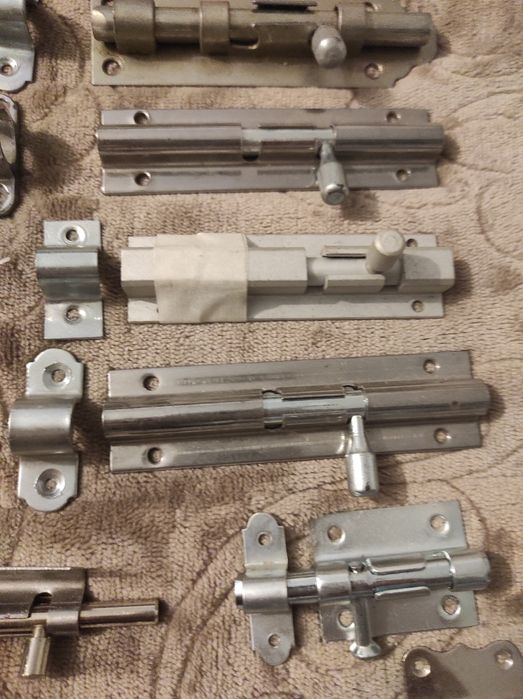 8 Fechos de porta tudo 5€