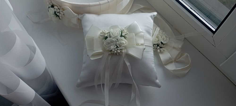 Весільний набір, бутоньєрки, подушечка для колець,  сито