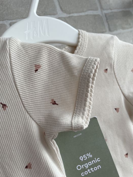 H&M футблока бєж бежева для двійні дівчинки дівчини 74 6-9 місяців