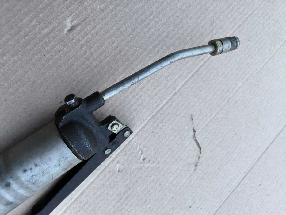 Шприц для смазки, тавотница