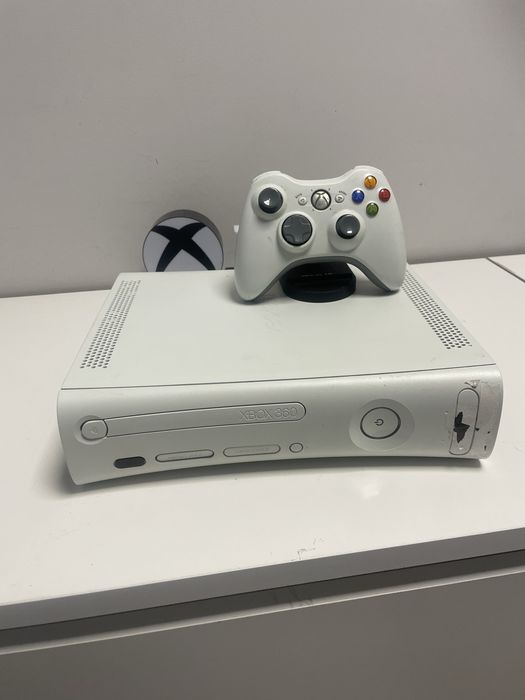 Konsola xbox 360 biała pad  sprawna