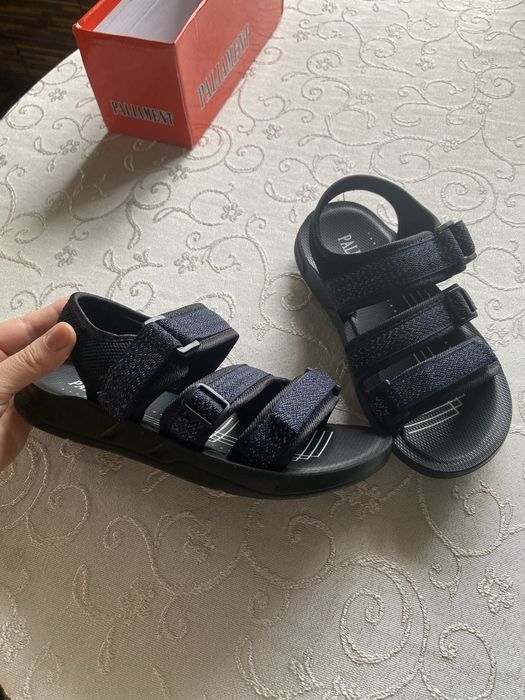Нові для хлопчика