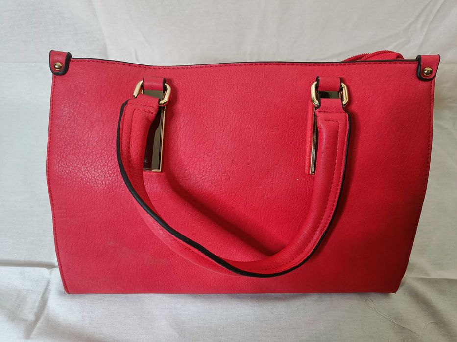 Mala Mulher Vermelha