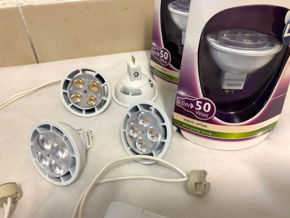 Focos LED Philips 12V GU5.3 Warm White (2700k) 50W