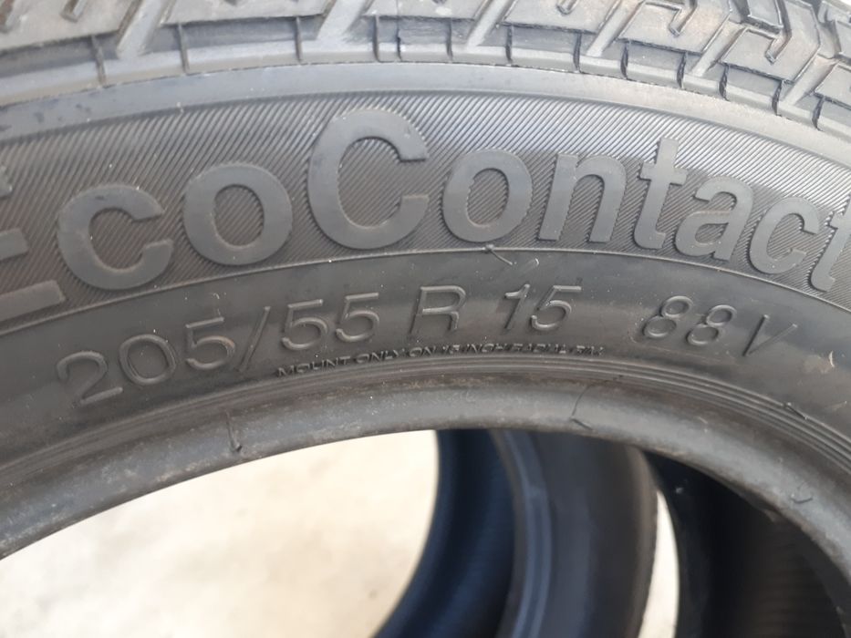 Dois pneus novos 205/55 r15 88V Continental p/ Mercedes 190