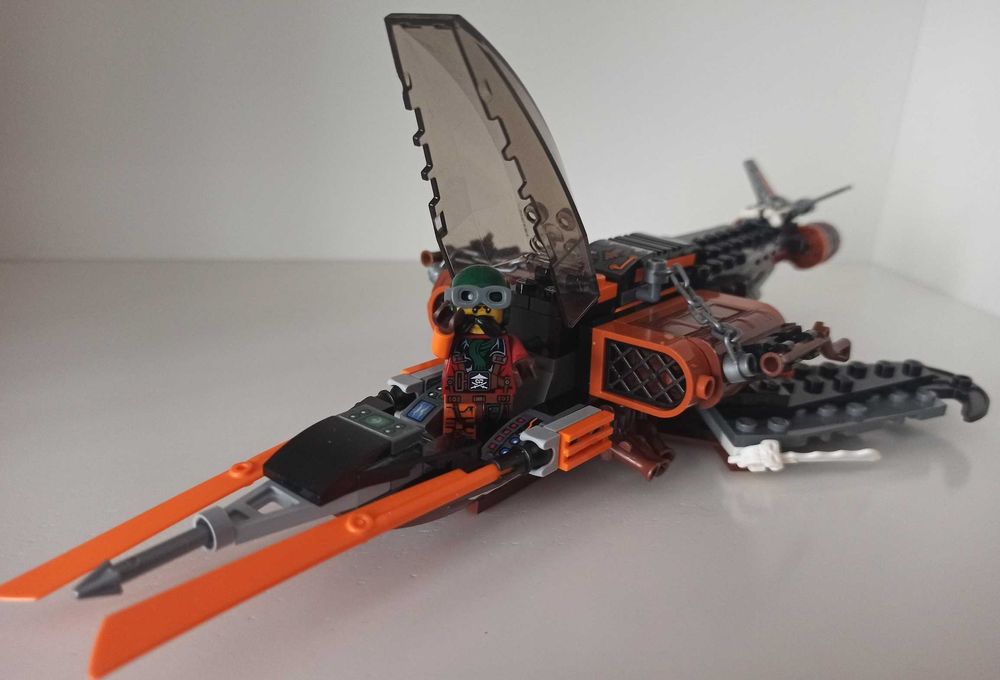 Lego Ninjago Podniebny rekin Sky Shark 70601