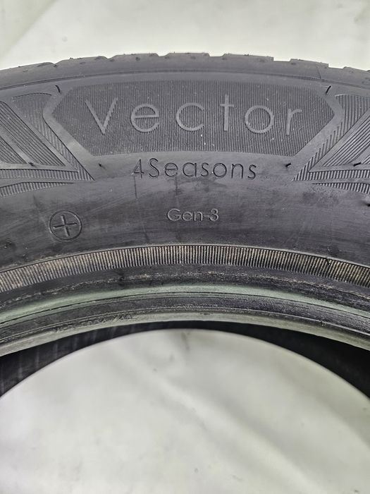 Opona 215/55 R17 GoodYear Vector 4season 2025rok