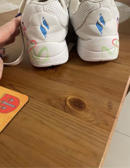 Sketchers 34 biale
