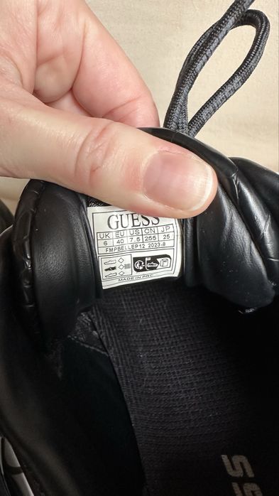 Кроссовки Guess 40р