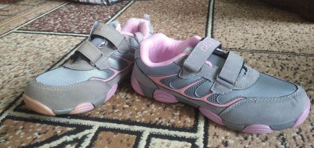 Кроссовки на девочку